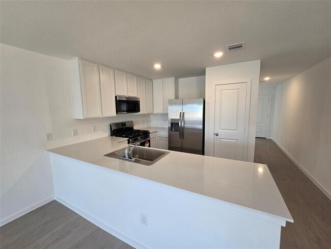 Building Photo - 5922 Starling Dr