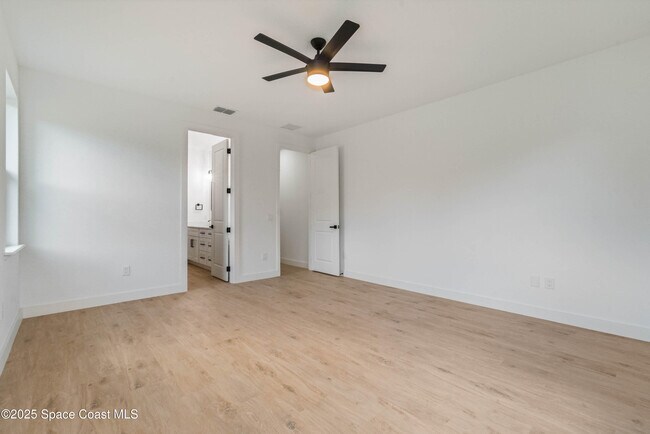 Building Photo - 521 Garbelmann St
