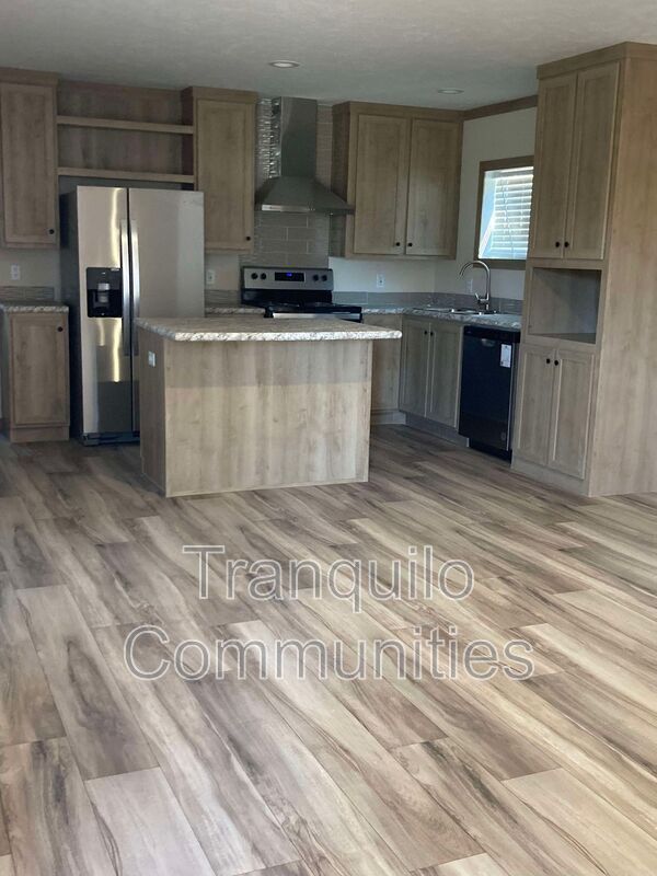 Building Photo - 143 Hubert Dr