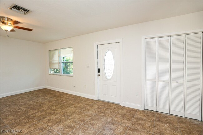 Building Photo - 861 San Remo Ave