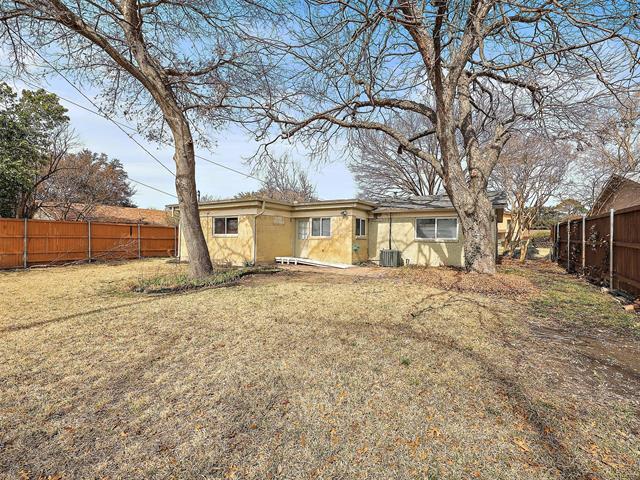 Building Photo - 923 Prestwick Ln