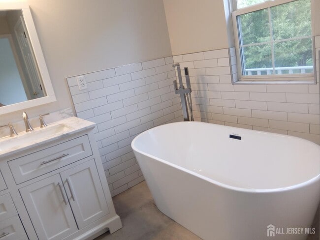 Building Photo - 2303 Pheasant Run