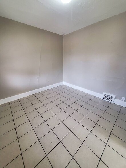 Building Photo - 3354 N 26th St