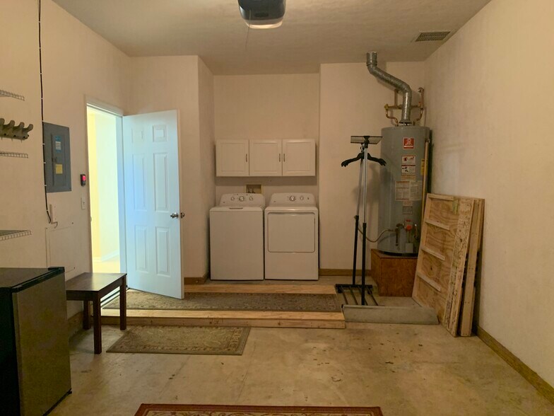 Building Photo - 10444 NW 28th Pl