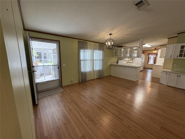 Building Photo - 616 Klickety Klak Ln