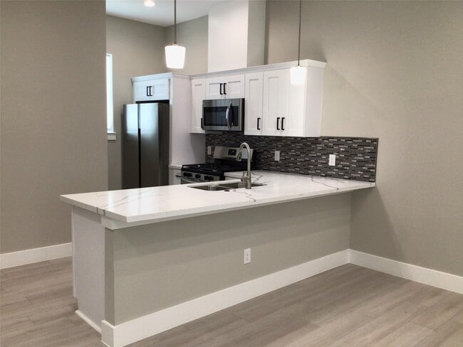 Building Photo - 2109 Marnel Rd