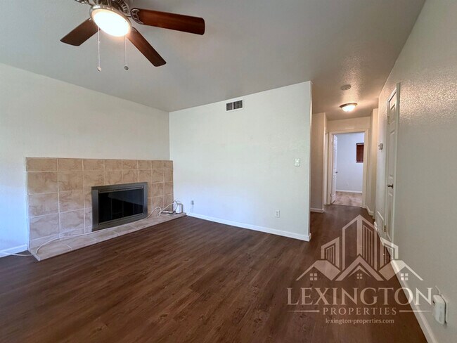 Building Photo - Stunning, 2BD/1BA, Condo home in The Villaggio Community, near Madison Ave. and American River Co...