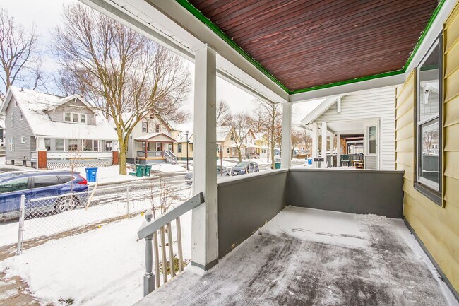 Building Photo - Spacious Rochester 3-Bedroom Home with Enclosed Porch + Backyard