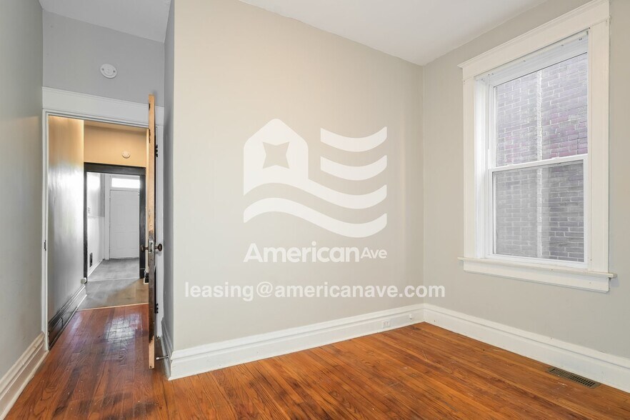 Building Photo - 3631#B South Spring Avenue, 63116; #702517...