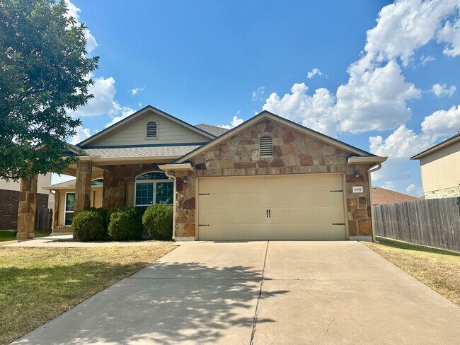 Building Photo - 9917 Desperado Dr