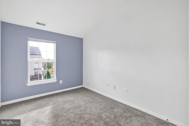 Building Photo - 5015 Leasdale Rd