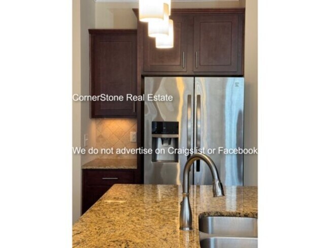 Building Photo - 547 Micahs Way N