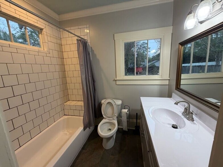 Building Photo - 1436 22nd St