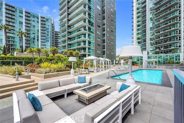 Building Photo - 13600 Marina Pointe Dr