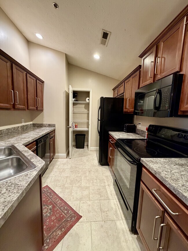 Building Photo - 100 Capstone Dr