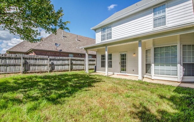 Building Photo - 9461 Hickory Dr