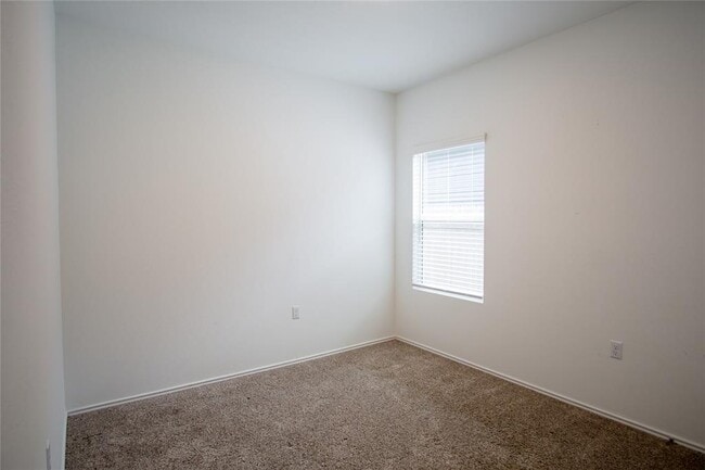 Building Photo - 14201 Lyndora Ln