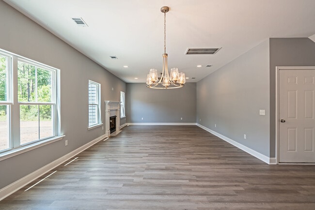 Building Photo - 281 Cypress Creek Dr NE