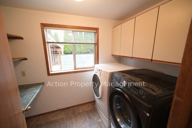 Building Photo - 2+ bed 2 bath home in Dungeness Heights, Sequim