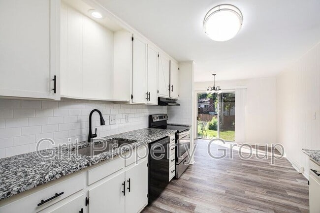 Building Photo - 5719 W 97th St