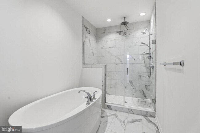 Building Photo - 20246 Northpark Dr