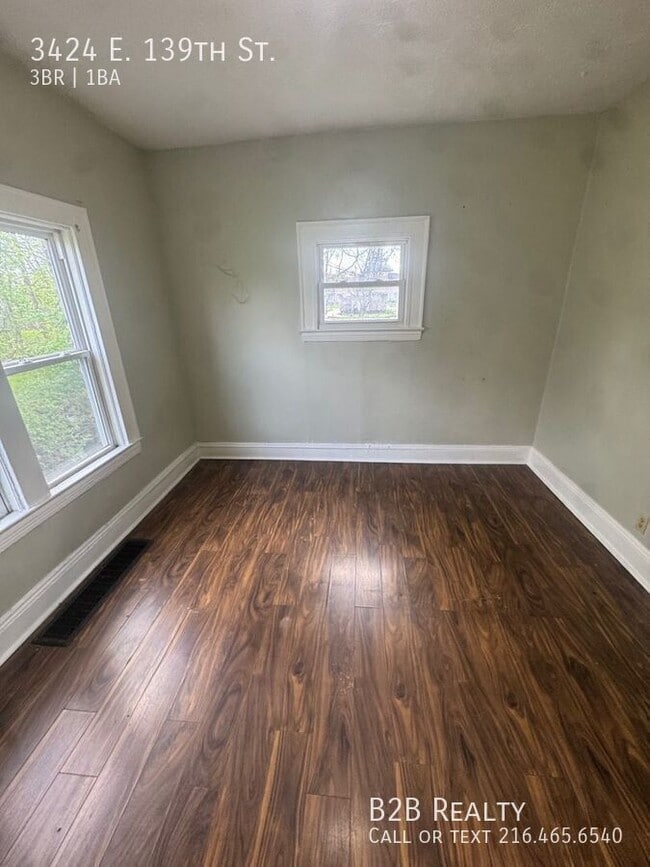 Building Photo - 3424 E 139th St