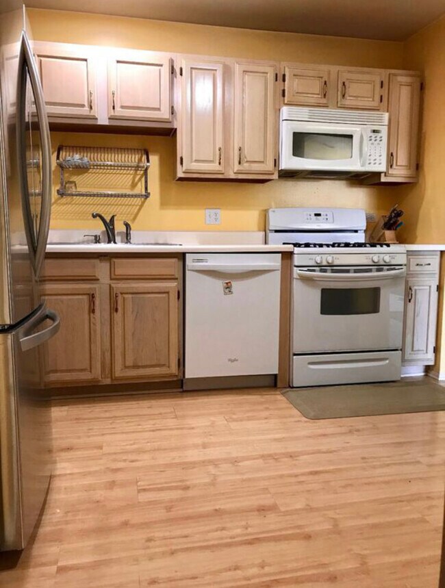 Building Photo - 2403 Mallow Ct