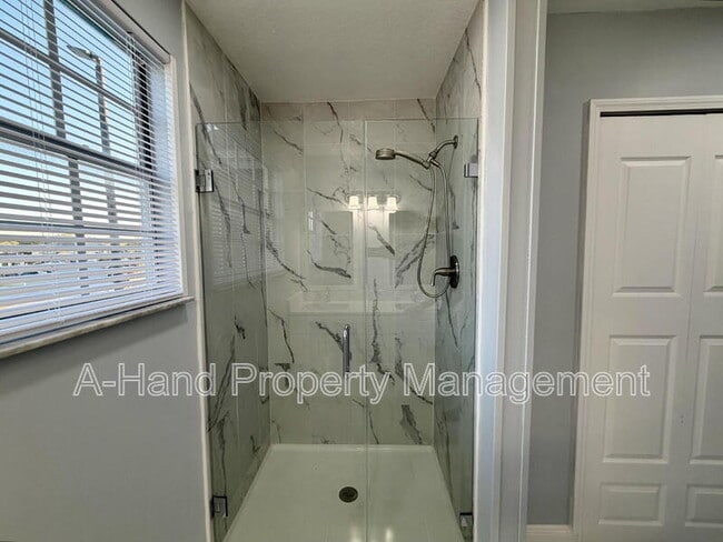 Building Photo - 205 Coconut Palm Way