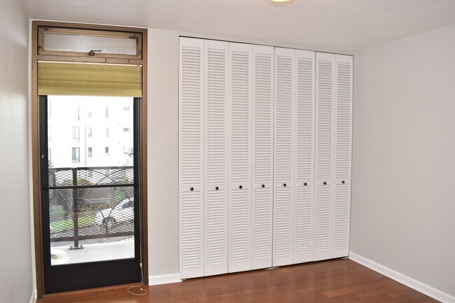 Building Photo - Stadium District Condo with Views of Comme...