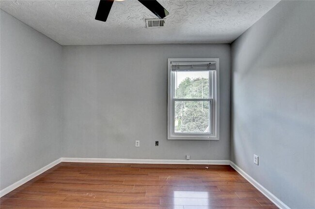 Building Photo - 702 Ashley Glen Ln