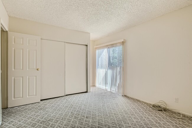 Building Photo - 5957 Vegas Dr