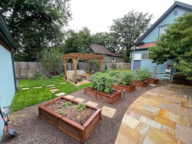 Building Photo - 4188 Winona Ct