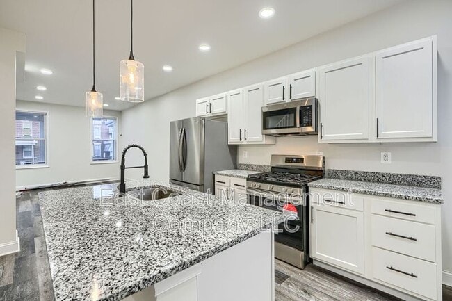 Building Photo - 518 Normandy Ave