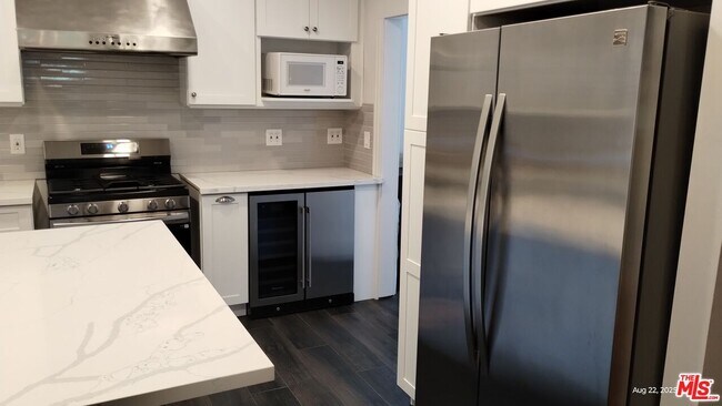 Building Photo - 2656 Van Buren Pl