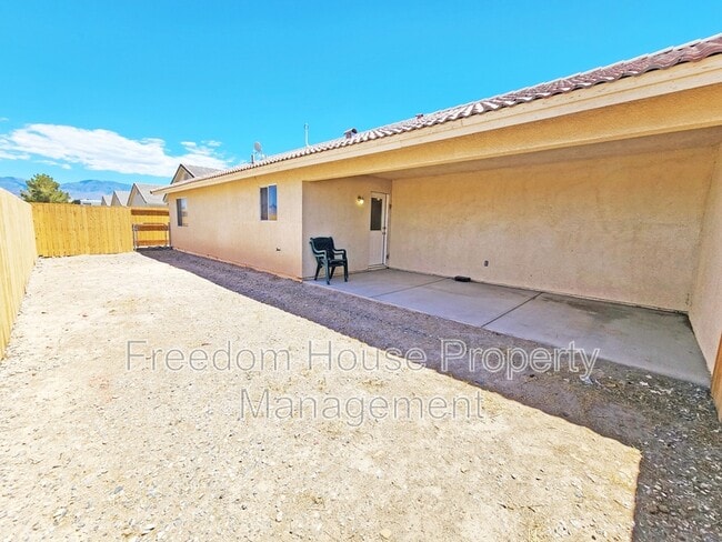 Building Photo - 600 San Lorenzo St