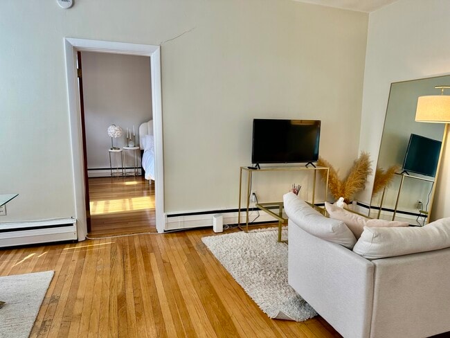 Building Photo - 199 Winthrop Rd