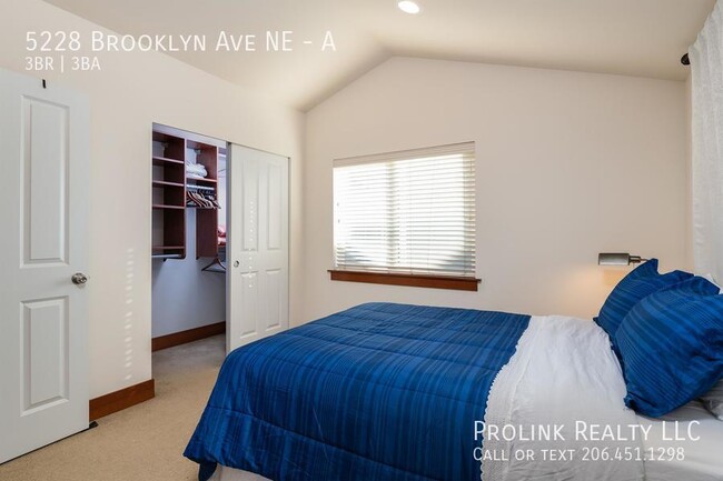 Building Photo - 5228 Brooklyn Ave NE