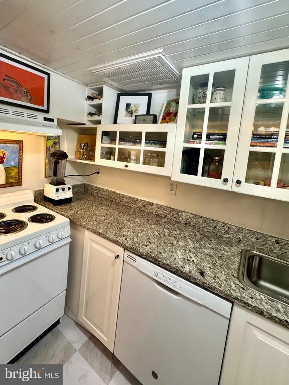 Building Photo - 1016 Prince St