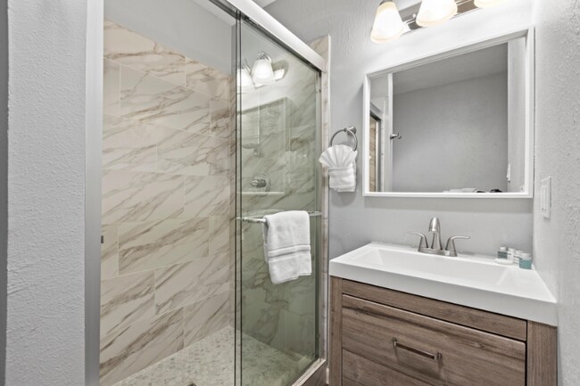 Building Photo - 2255 Sidewinder Dr