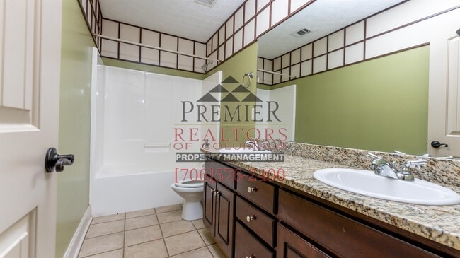 Building Photo - 9 Greyhawk Ct