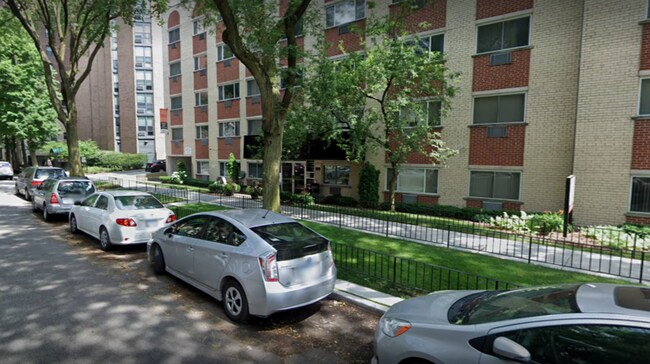 Building Photo - 639 W Grace St