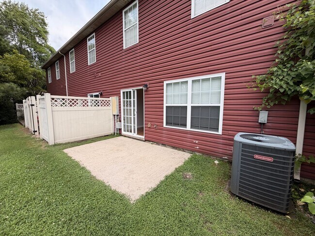 Building Photo - 3 Bed 2.5 Bath Townhome in Brentwood