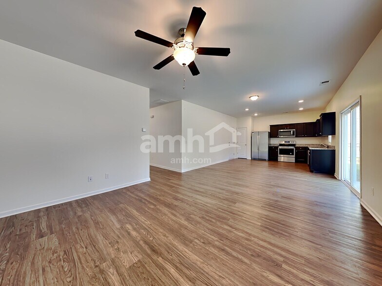 Building Photo - 136 Orion Way