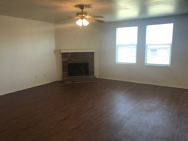 Building Photo - 1045 Cavern Dr