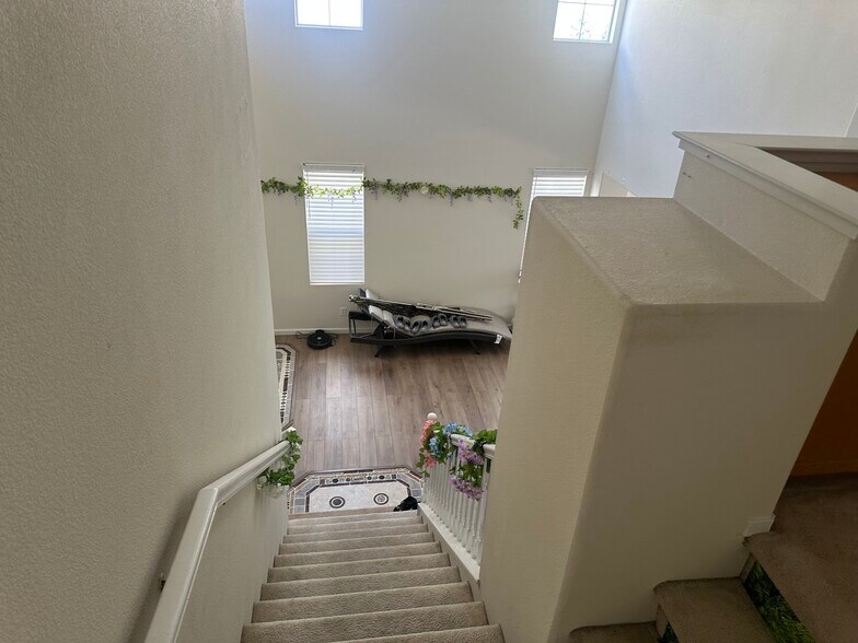 Building Photo - 13630 Onyx Ct