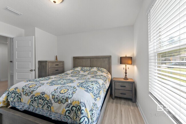 Building Photo - 15807 Laurelbrooke Lp