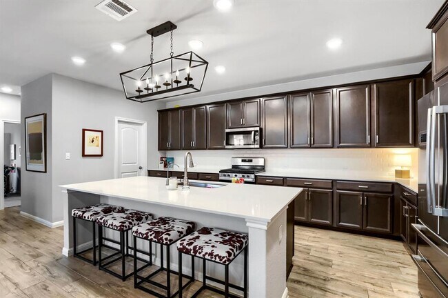 Building Photo - 2432 Berryville Ln