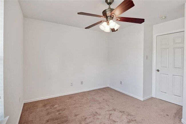 Building Photo - 74 Blue Creek Ct