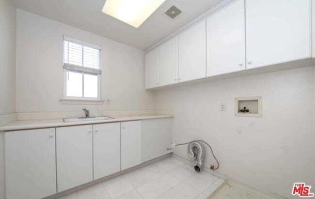 Building Photo - 1841 S Floyd Ct