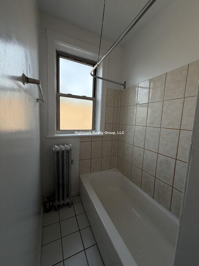 Building Photo - 2344 W Touhy Ave